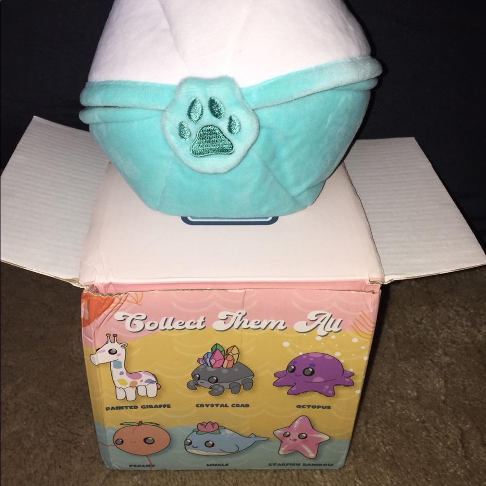Roblox Overlook Bay plush Pet Pod with mystery pet. Never played with.